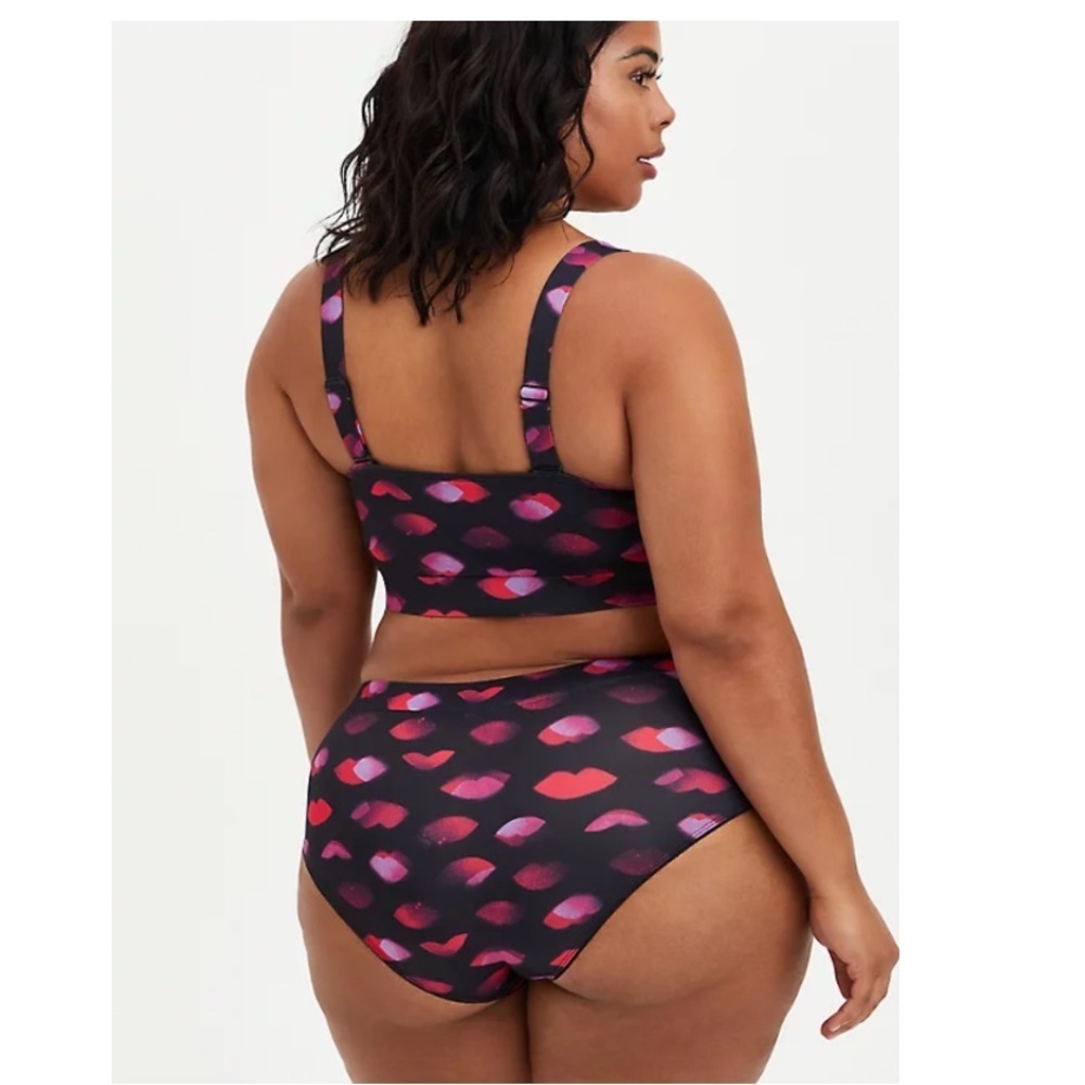 torrid Black Lip Print Bralette - Picture 4 of 6